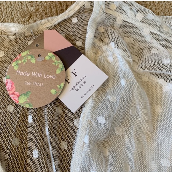 🌿One Left !Sweetest Polka Dot Gauze Blouse - Picture 5 of 6